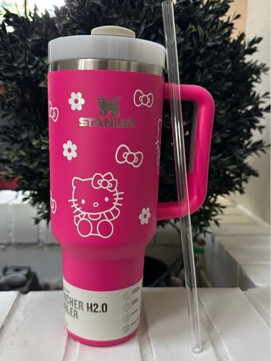 Stanley Other - Stanley x Hello Kitty pink  Exclusive cold cup 40oz straw cap bottle flowstate